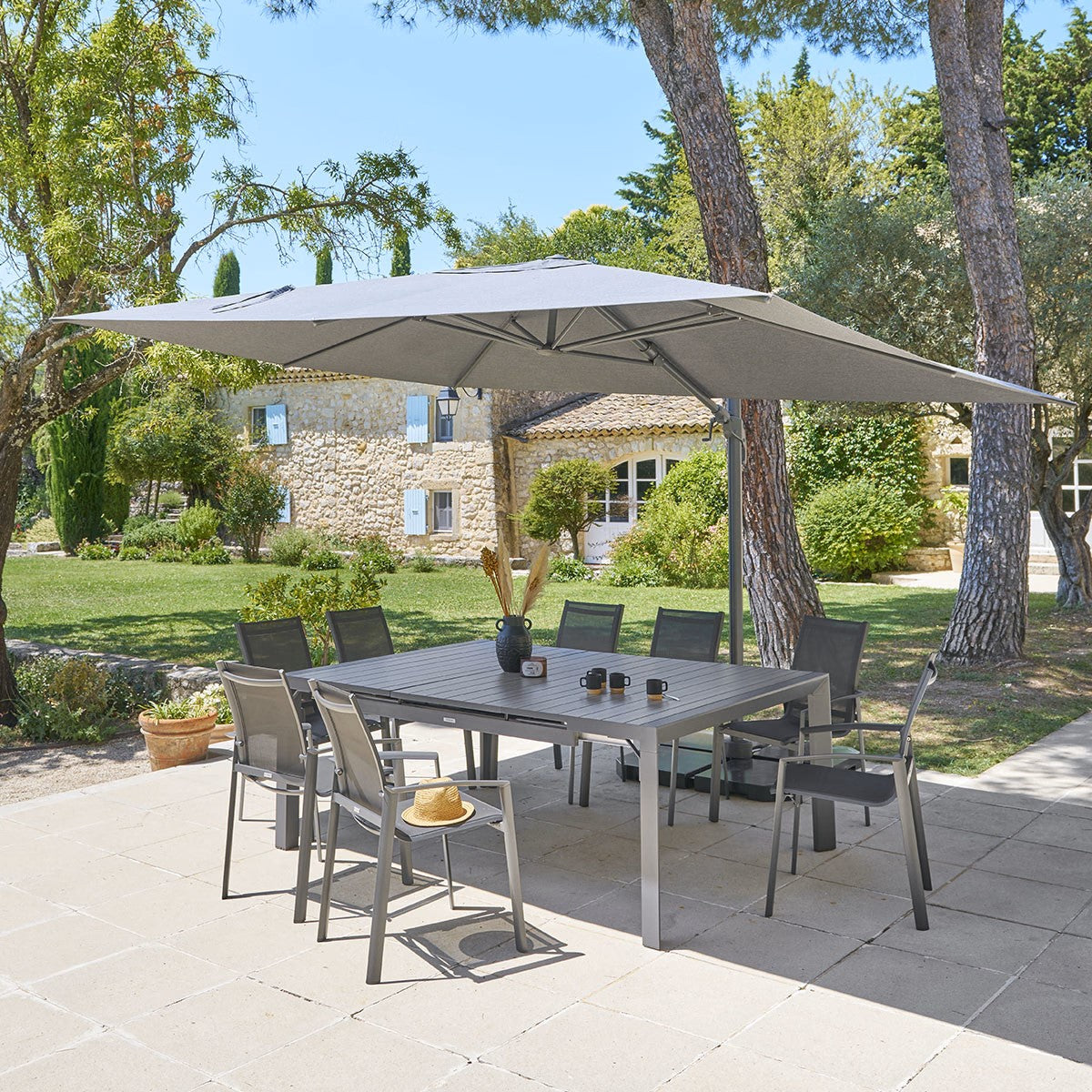 Parasol déporté rectangulaire MELHIA Anthracite / Graphite – Parasols – HygiRéa