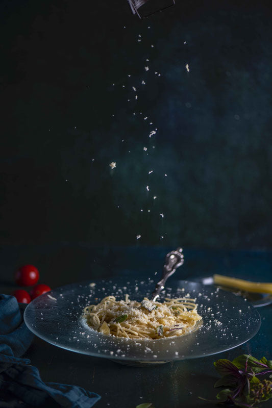 ASSIETTE CREUSE GUSTO 25CM EN VERRE NOIR – Assiette – HygiRéa