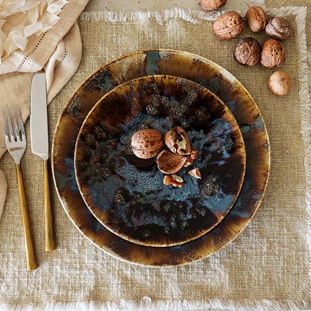 ASSIETTE DESSERT VOLCANO 20CM EN PORCELAINE MARRON – Assiette – HygiRéa