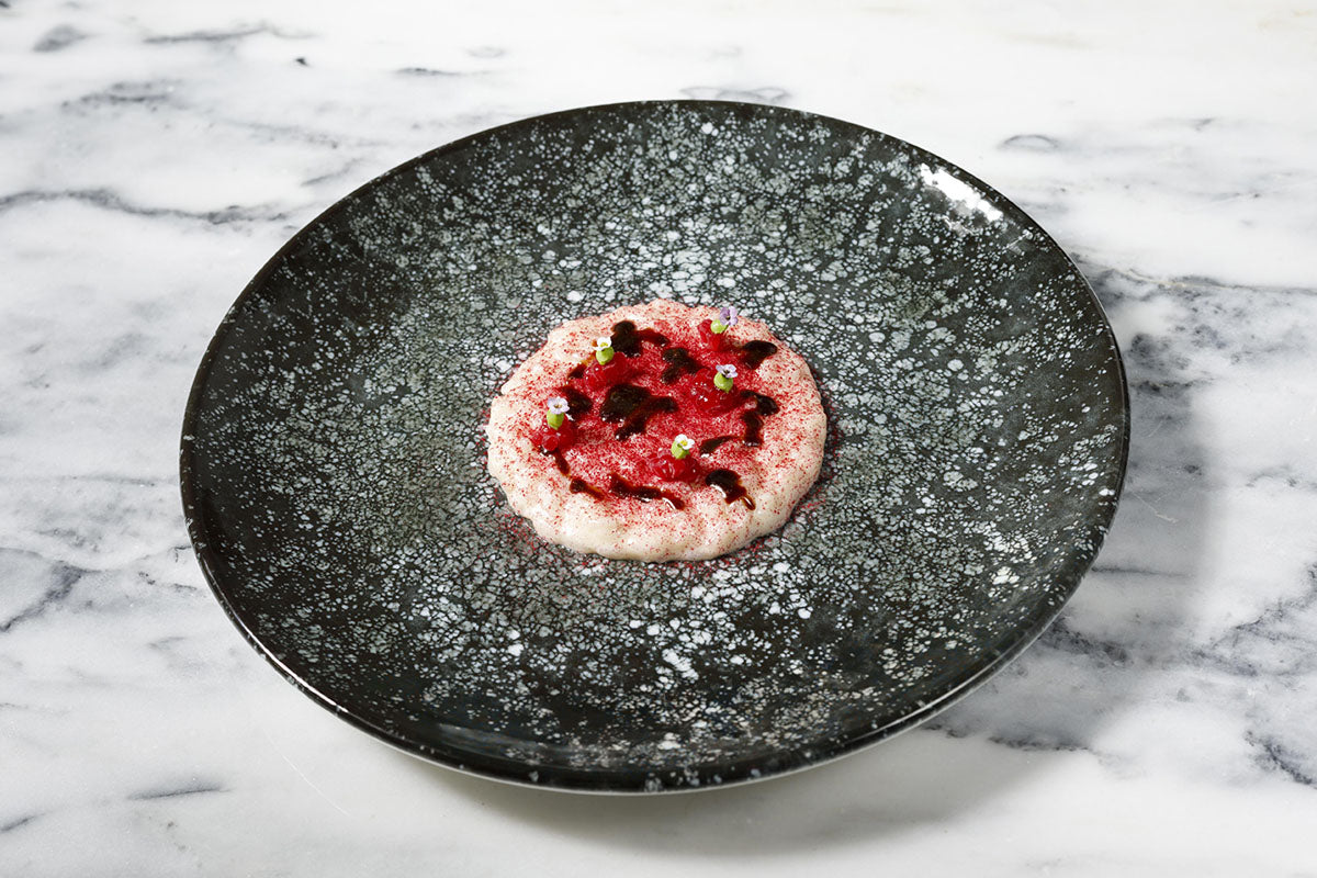 ASSIETTE CREUSE BLOOM COSMOS BLACK 23CM EN PORCELAINE – Assiette – HygiRéa