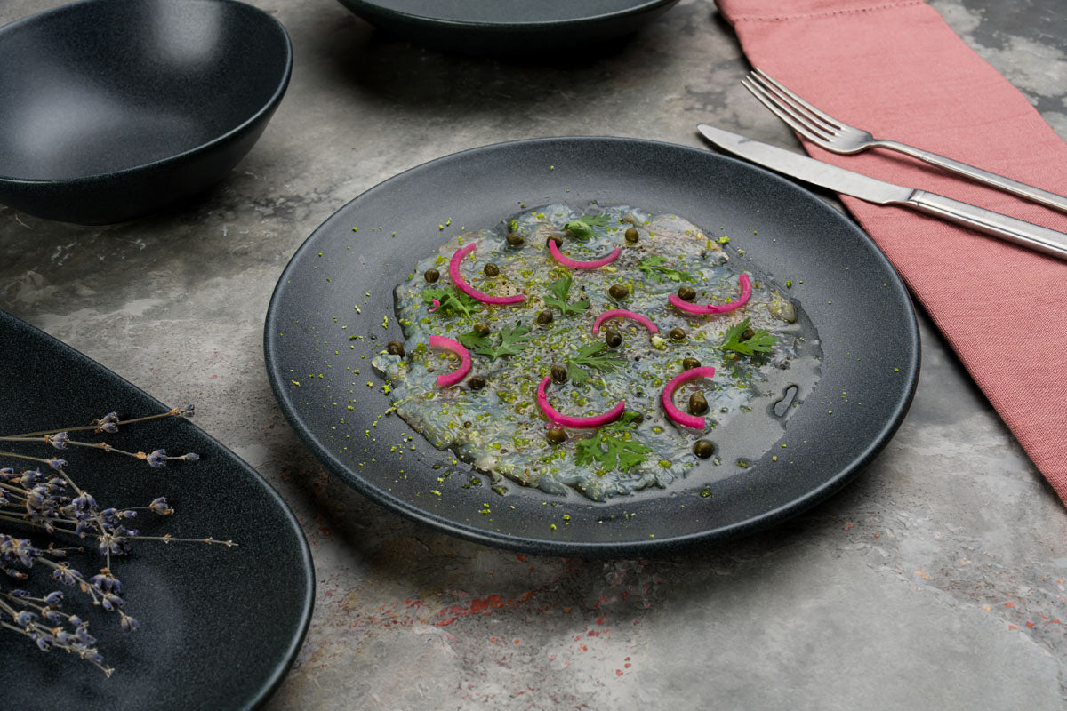 ASSIETTE PLATE GRAPHITE EN PORCELAINE 27CM – Assiette – HygiRéa