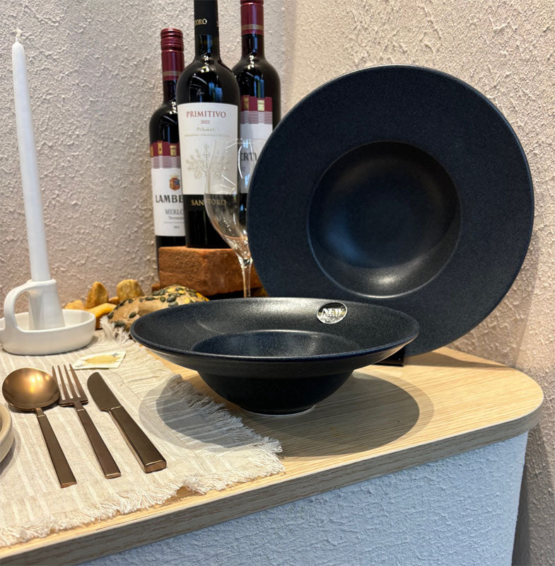 ASSIETTE CREUSE GRAPHITE 23CM EN PORCELAINE – Complément table – HygiRéa