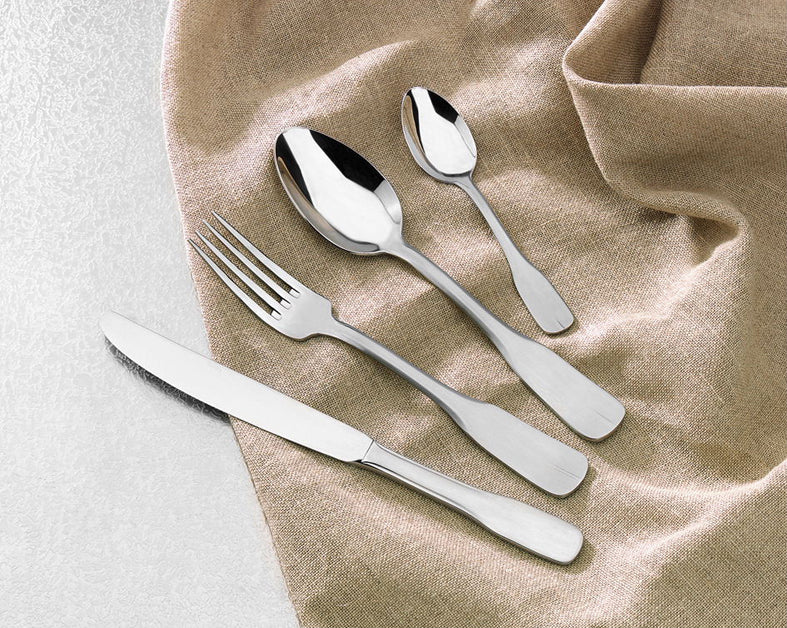 FOURCHETTE DE TABLE VIEUX PARIS 20,7CM SATINE – Couvert – HygiRéa