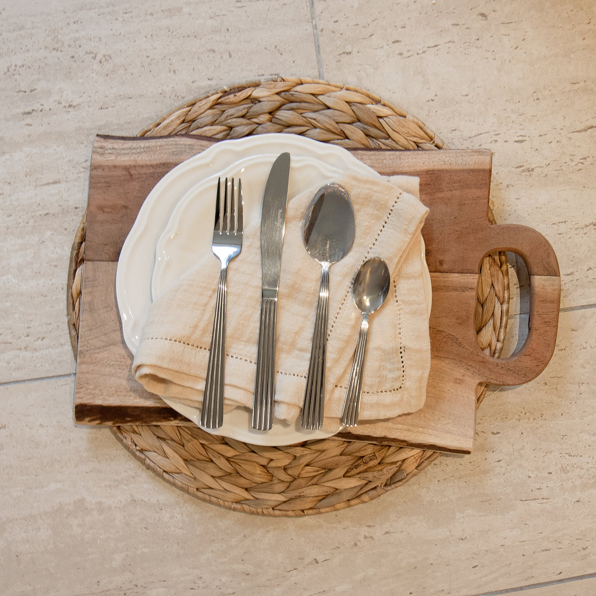 FOURCHETTE DE TABLE LOUISE 20.5CM EN ACIER INOXYDABLE – Couvert – HygiRéa