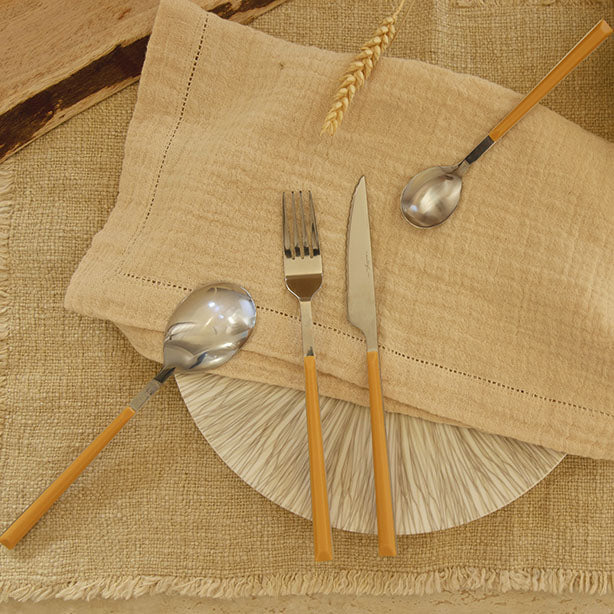 FOURCHETTE DE TABLE COLORAMA 21CM EN ACIER INOXYDABLE SAFRAN – Couvert – HygiRéa