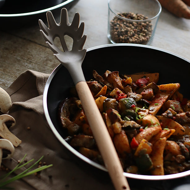 CUILLÈRE À SPAGHETTI ELIOTT EN SILICONE AVEC MANCHE EN BOIS DE HÊTRE – Ustensile – HygiRéa