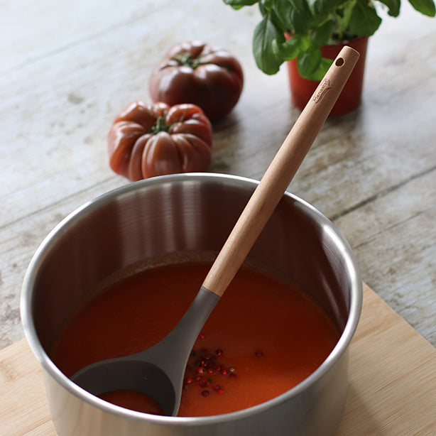 LOUCHE ELIOTT EN SILICONE AVEC MANCHE EN BOIS DE HÊTRE – Ustensile – HygiRéa