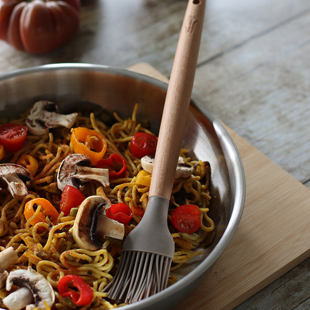 PINCEAU ELIOTT EN SILICONE AVEC MANCHE EN BOIS DE HÊTRE – Ustensile – HygiRéa