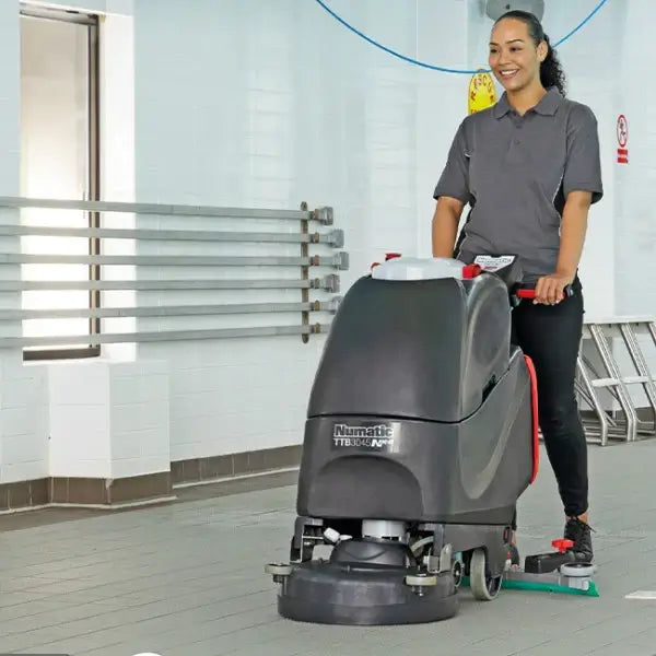 TTB 3045 NX R 36V RESERVOIR BLACK AVEC BATTERIE X2 – Autolaveuses – HygiRéa