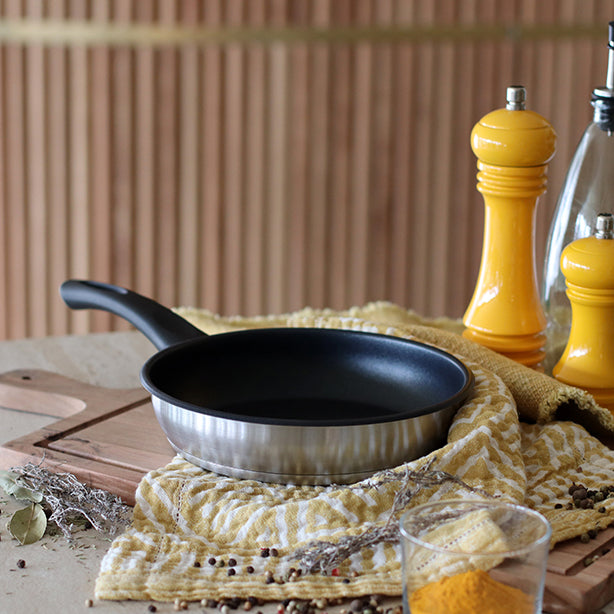 POÊLE FIRST 20CM EN ACIER INOXYDABLE – Poêle, poêlon et sauteuse – HygiRéa