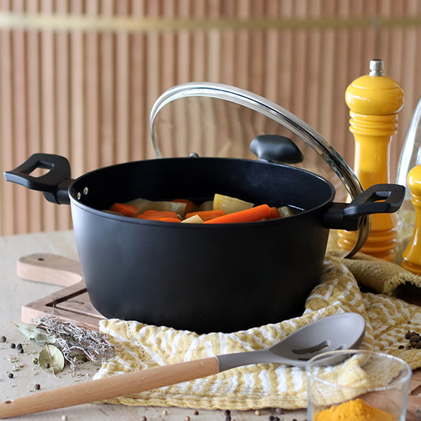 FAITOUT FIRST 24CM EN ALUMINIUM NOIR INDUCTION AVEC COUVERCLE – Faitout, traiteur et marmite – HygiRéa