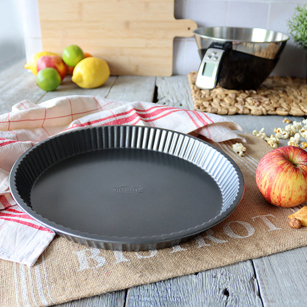 MOULE À TARTE 28 CM EN AMANDINE ACIER CARBONE ANTI-ADHÉSIF – Cuisson au four – HygiRéa