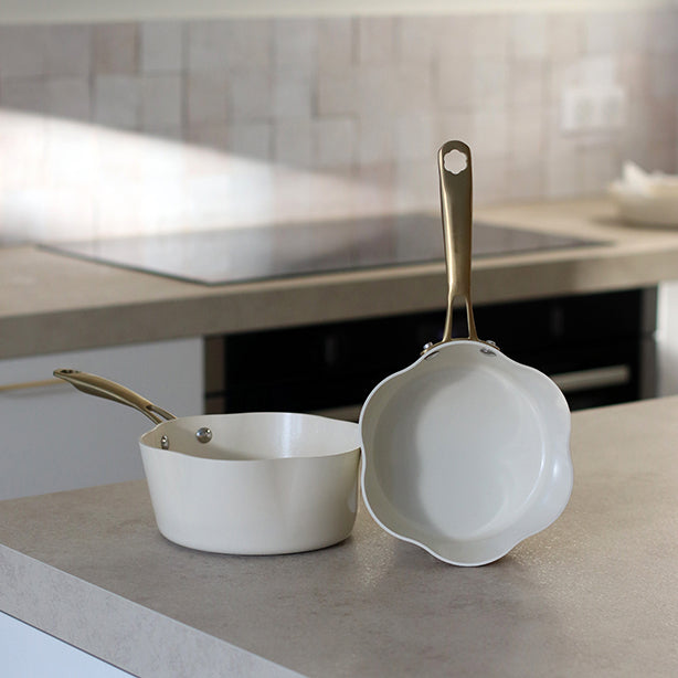 CASSEROLE DAHLIA 18CM ALUMINIUM RECYCLÉ BEIGE – Casserole – HygiRéa