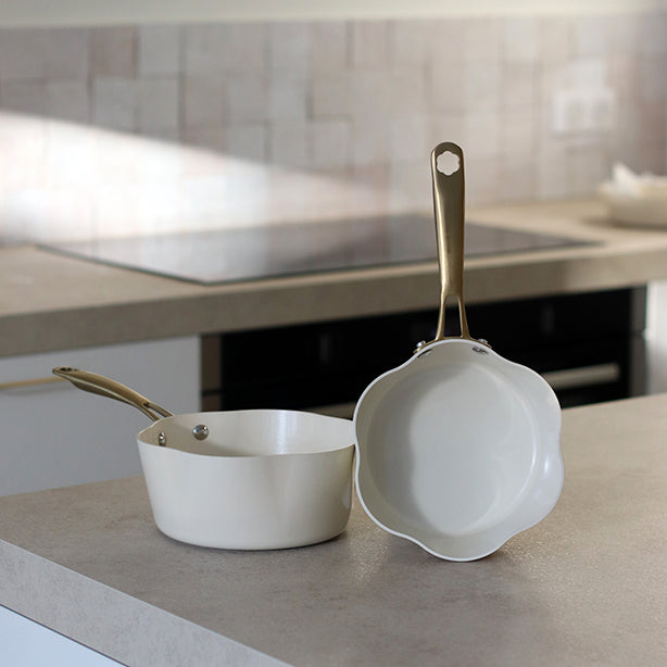 CASSEROLE DAHLIA 20CM ALUMINIUM RECYCLÉ BEIGE – Casserole – HygiRéa