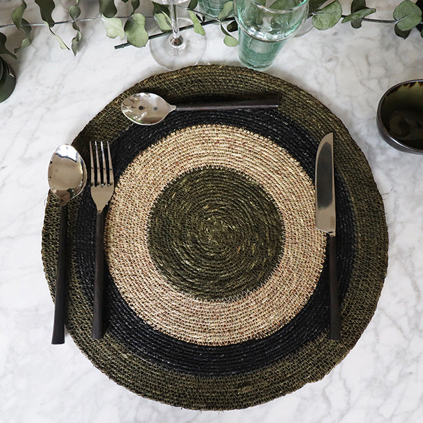 SET DE TABLE LUNA ROND 38CM EN JONC DE MER NATUREL ET VERT – Accessoire de table – HygiRéa