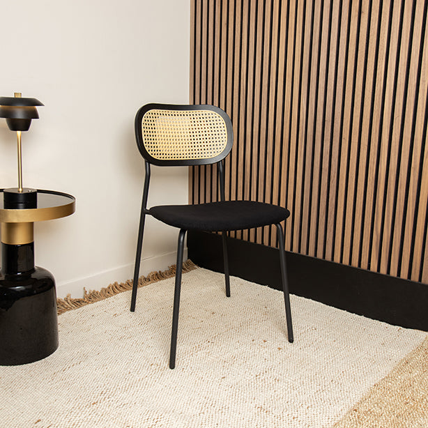 CHAISE EN ROTIN BOIS MÉTAL ET VELOURS COTELÉ NOIR NOSARA – Les assises – HygiRéa