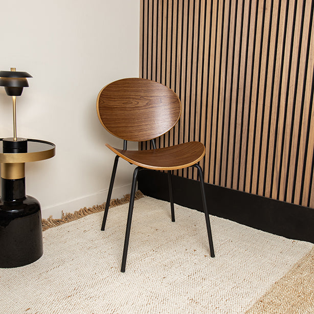 CHAISE EN BOIS MARRON ET MÉTAL GASPARD – Les assises – HygiRéa