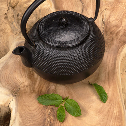 THEIERE OSAKA 1L20 EN FONTE NOIRE – Café et thé – HygiRéa