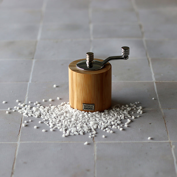 MOULIN À SEL MANIVELLE 9CM – Moulin et condiment – HygiRéa