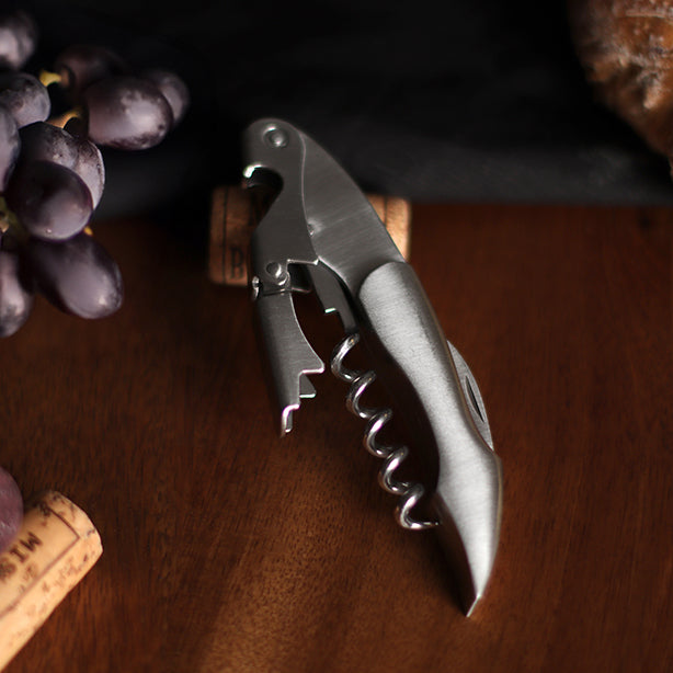 TIRE BOUCHON SOMMELIER EN MÉTAL FINITION MIROIR – Accessoire du vin – HygiRéa