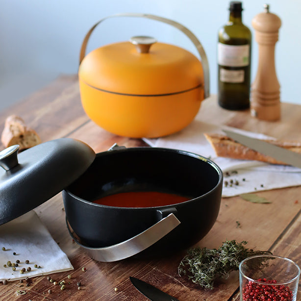 COCOTTE OLAF 24CM EN FONTE NOIR AVEC ANSE EN ACIER INOXYDABLE – Faitout, traiteur et marmite – HygiRéa