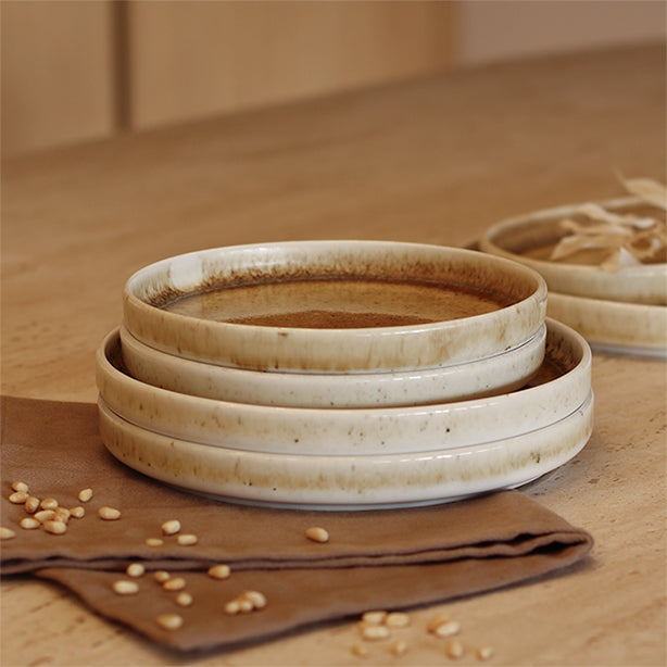 ASSIETTE PLATE STACK 20CM EN PORCELAINE MARRON – Assiette – HygiRéa