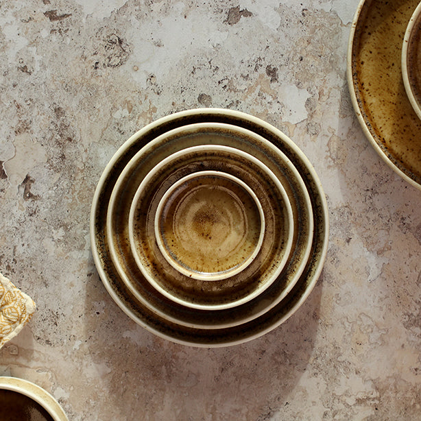 ASSIETTE PLATE STACK 9CM EN PORCELAINE MARRON – Assiette – HygiRéa