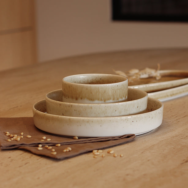 ASSIETTE COUPE STACK 16CM EN PORCELAINE MARRON – Assiette – HygiRéa