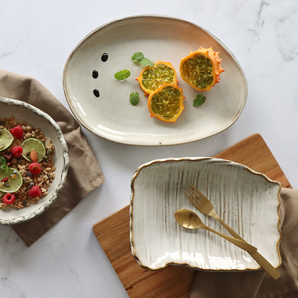 ASSIETTE RECTANGULAIRE NAKURU 25.5CM EN GRÈS NUANCE DE GRIS ET BEIGE – Assiette – HygiRéa