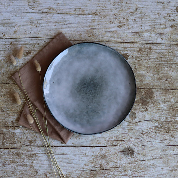 ASSIETTE PLATE ARONAL 27.5CM EN GRÈS BELU – Assiette – HygiRéa