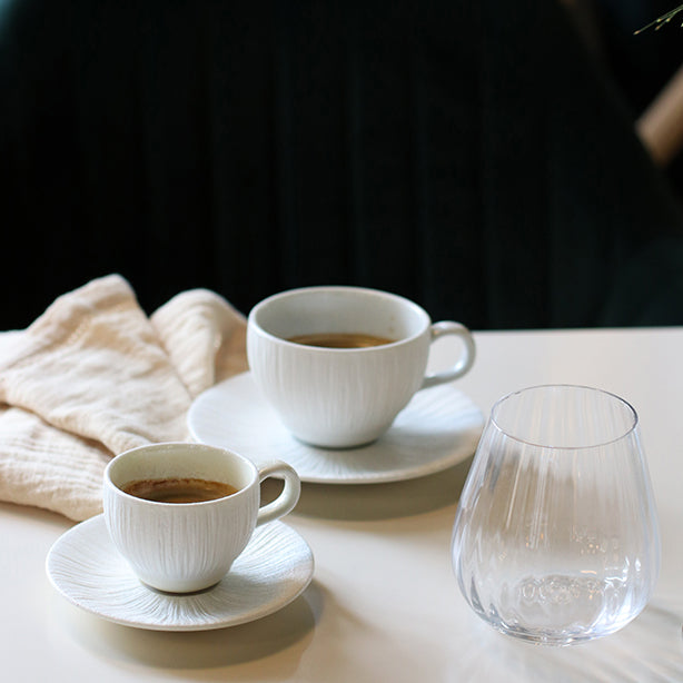 TASSE EXPRESSO URUS 9CL EN PORCELAINE BEIGE ET BLANC – Petit déjeuner – HygiRéa