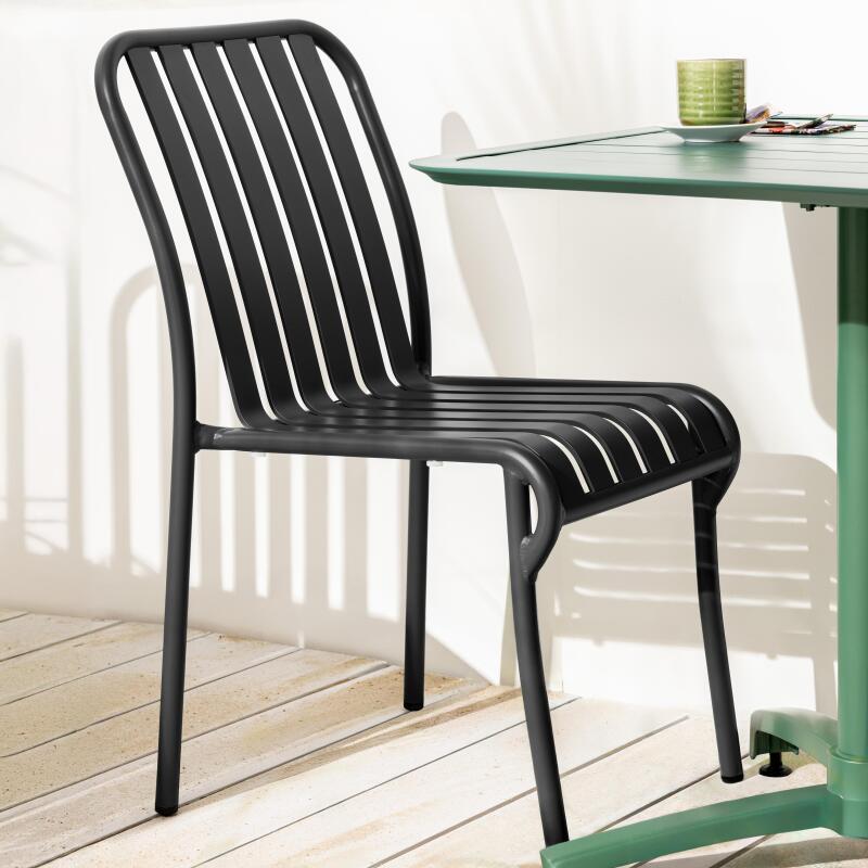 CHAISE EN ALUMINIUM
