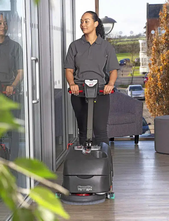 TTB 1840 NX BLACK REFLO AVEC BATTERIE LITHIUM – Autolaveuses – HygiRéa