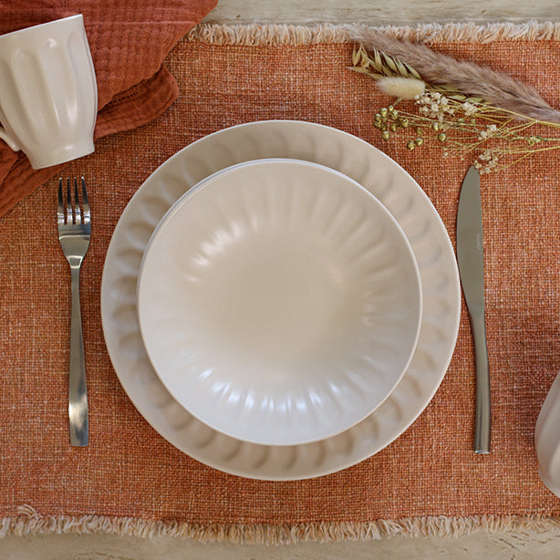ASSIETTE PLATE BISTROT
27CM EN FAÏENCE CRÈME