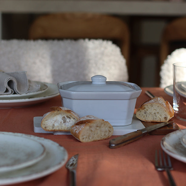 TERRINE AVEC COUVERCLE 400GRAMMES EN GRÈS BLANC 15X11X6.8CM – Conservation – HygiRéa