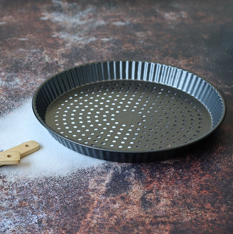 MOULE À TARTE PERFORÉ AMANDINE 30CM EN ACIER INOX ANTI ADHÉSIF – Cuisson au four – HygiRéa