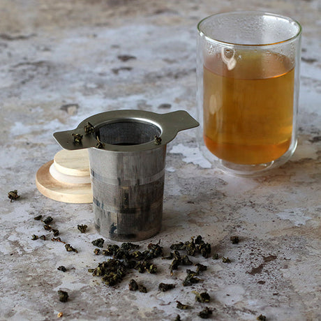 INFUSEUR À THÉ LUKE EN INOX RETRACTABLE ET COUVERCLE EN ACACIA – Café et thé – HygiRéa
