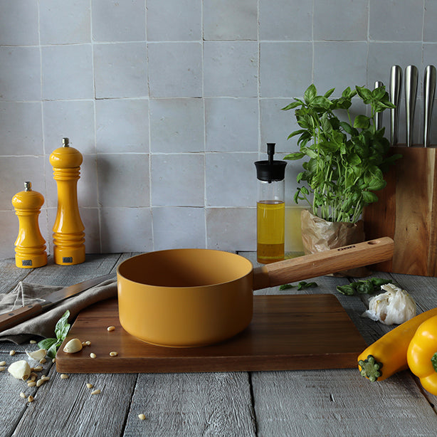 CASSEROLE ECTOR 16CM ALU REVÊTEMENT CÉRAMIQUE JAUNE AVEC MANCHE BOIS – Casserole – HygiRéa