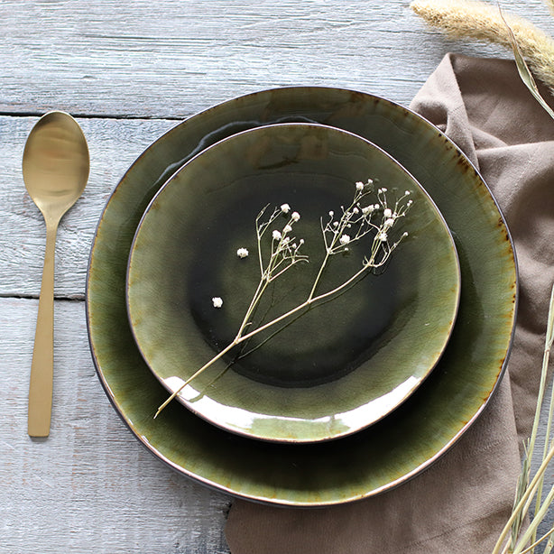 ASSIETTE PLATE META 27.5CM EN GRÈS VERT – Assiette – HygiRéa
