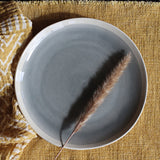 ASSIETTE PLATE CAP 27.5CM EN GRÈS BLANC ET GRIS – Assiette – HygiRéa